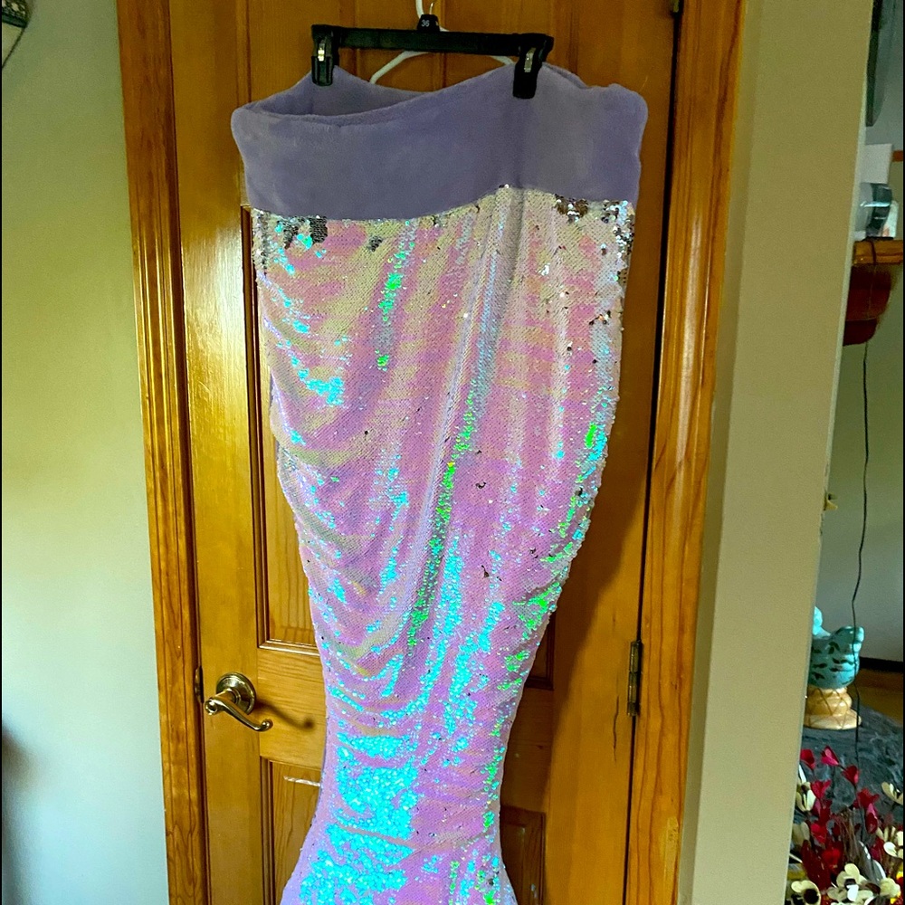 Warm mermaid sequence tail with fleece inside